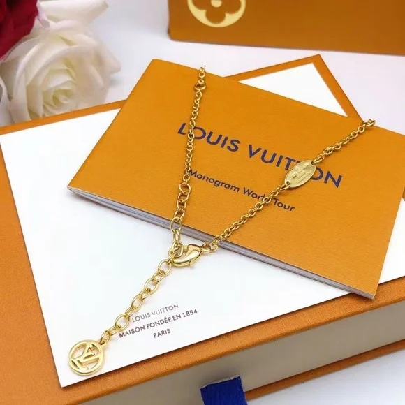 Louis Vuitton Gold Diamond-Shaped Pendant Necklace - Picture 5 of 8